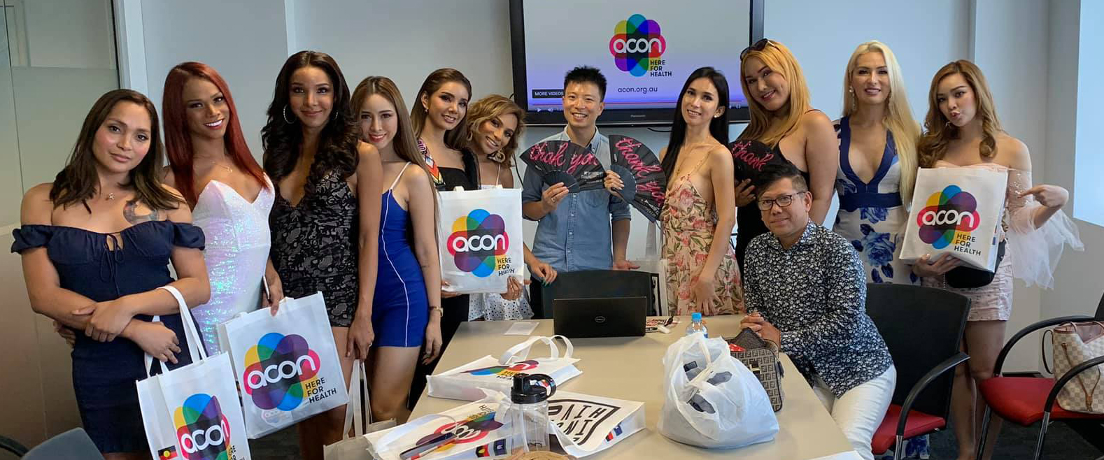 The candidates of MaGIQ2020 with ACON Representative Tim Chen and Flagcom Managing Director Albie Prias.